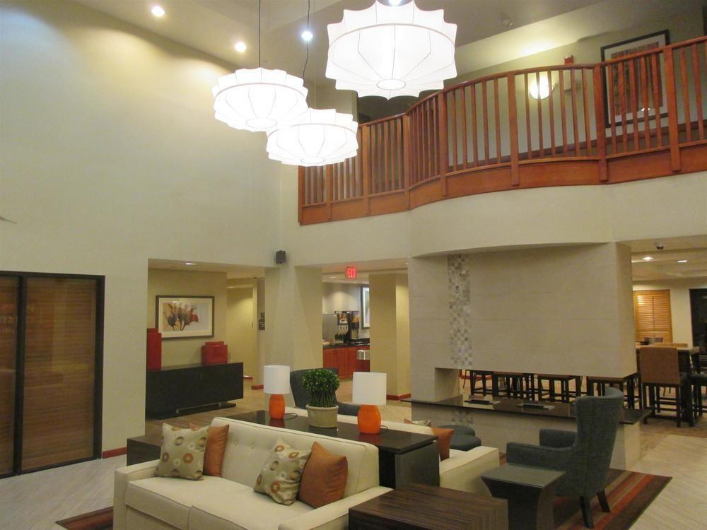 Holiday Inn Express & Suites Cedar Falls - Waterloo By Ihg エクステリア 写真