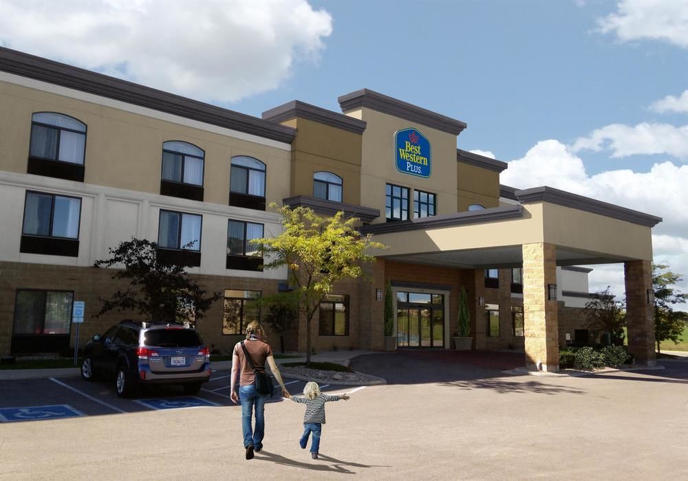 Holiday Inn Express & Suites Cedar Falls - Waterloo By Ihg エクステリア 写真